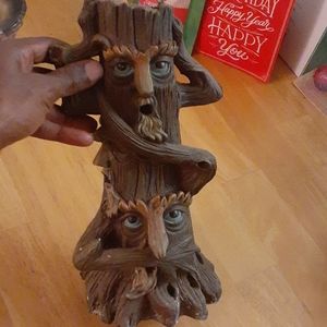 A tree statue
